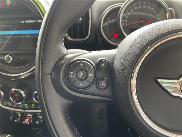 MINI Crossover 11