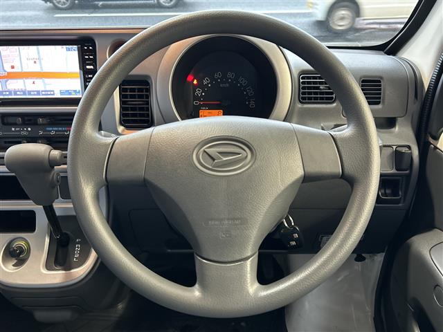 Daihatsu Hijet Deck Van 11