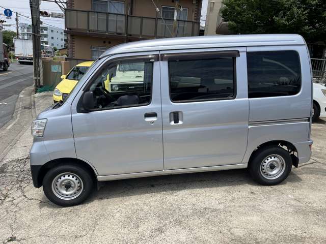 Daihatsu Hijet Cargo 4