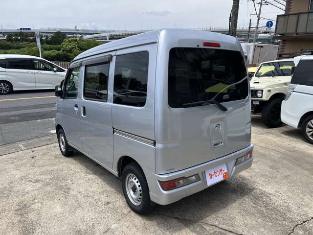 Daihatsu Hijet Cargo 5