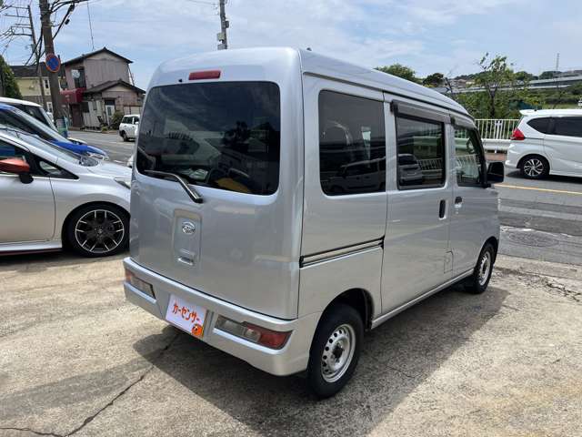 Daihatsu Hijet Cargo 7