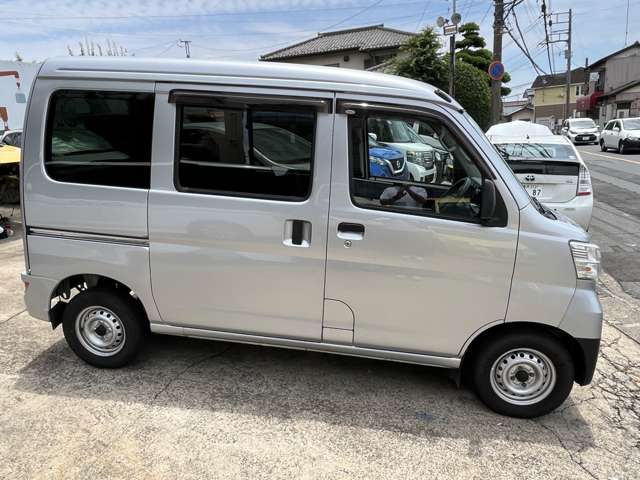 Daihatsu Hijet Cargo 8