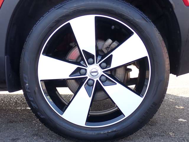 Volvo XC40 12