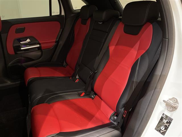 Mercedes-Benz GLA-Class 7