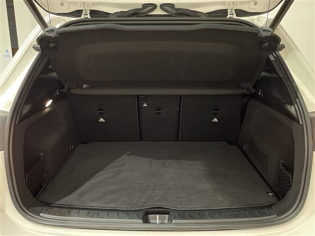 Mercedes-Benz GLA-Class 8