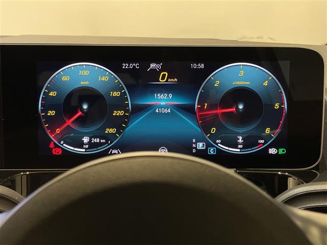 Mercedes-Benz GLA-Class 10
