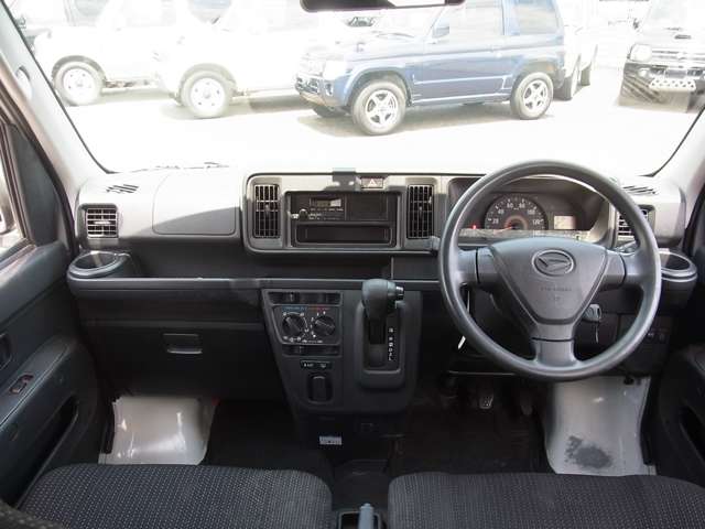 Daihatsu Hijet Cargo 12