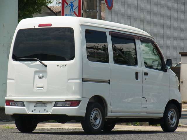 Daihatsu Hijet Cargo 9