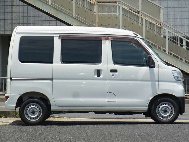 Daihatsu Hijet Cargo 10