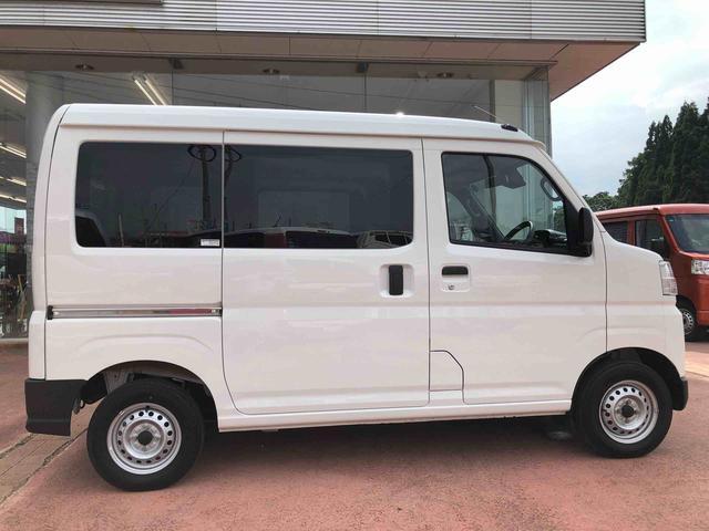 Daihatsu Hijet Cargo 4
