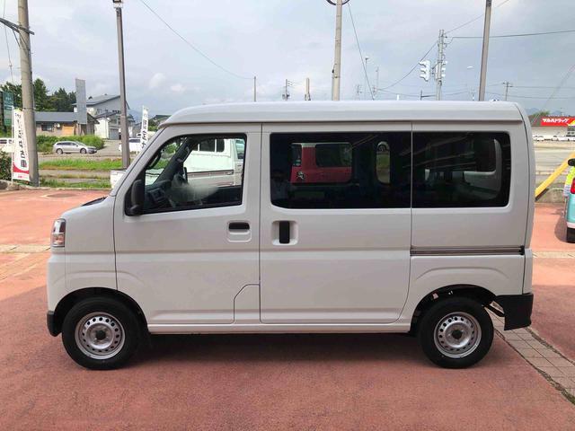 Daihatsu Hijet Cargo 5