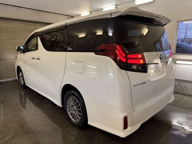 Toyota Alphard 12