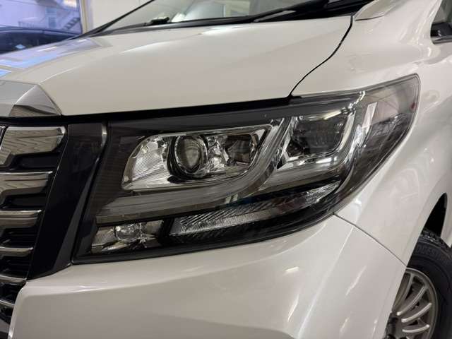 Toyota Alphard 3