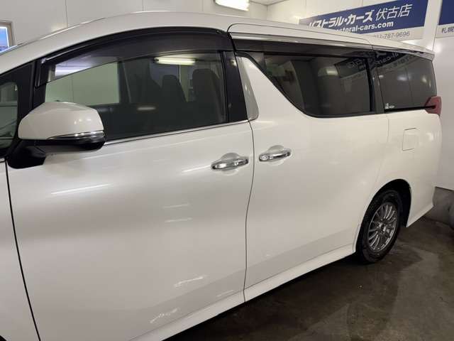 Toyota Alphard 5