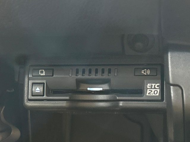 Lexus UX 6