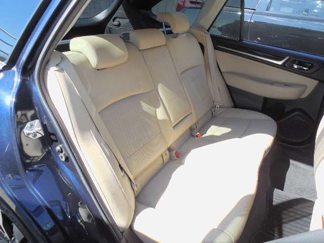 Subaru Legacy Outback 10