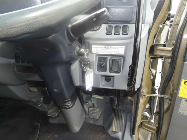 Mitsubishi Fuso Canter 12