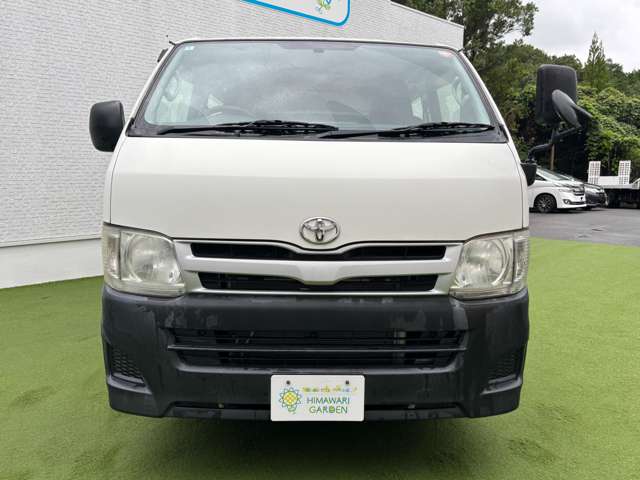 Toyota Hiace Van 11