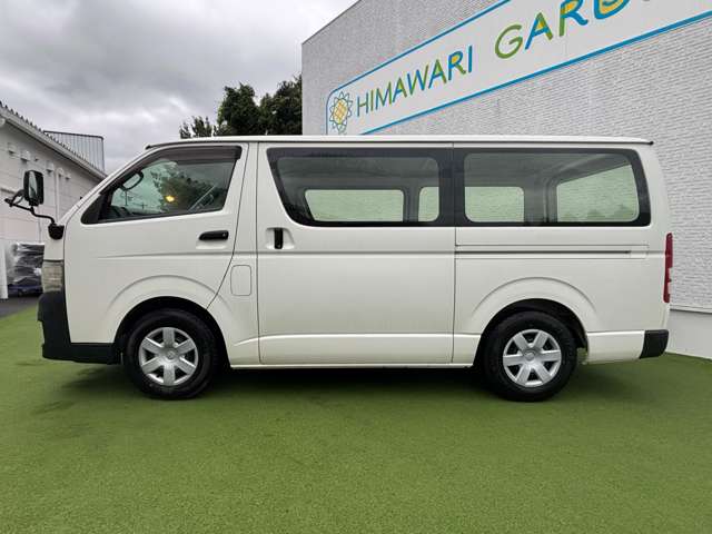 Toyota Hiace Van 12