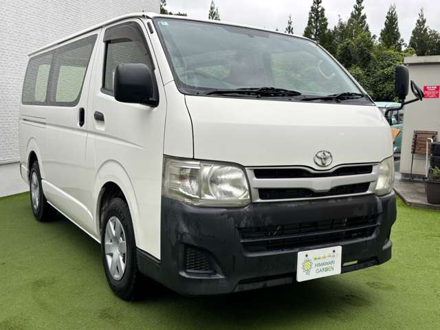 Toyota Hiace Van 9