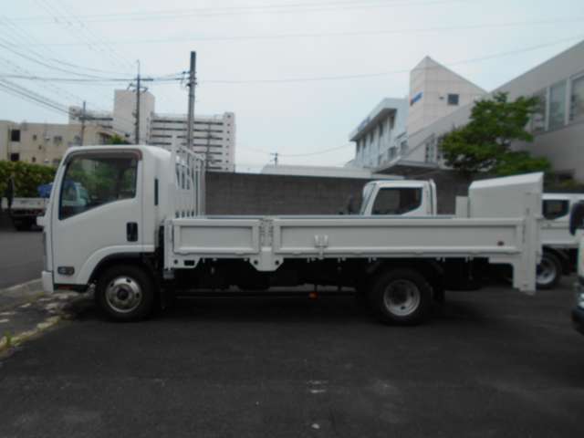 Isuzu Elf 7