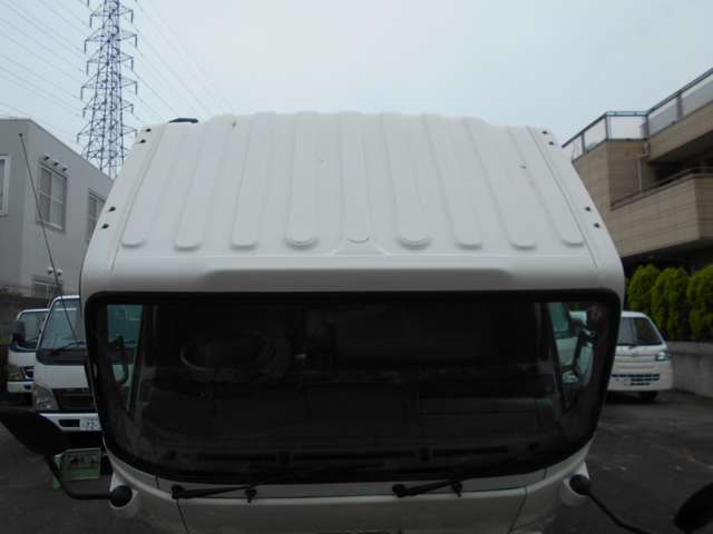 Isuzu Elf 8