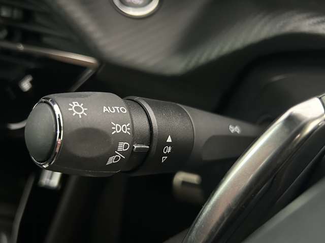 Peugeot SUV 2008 6