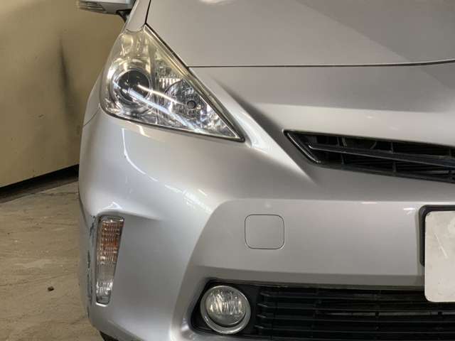 Toyota Prius α 3