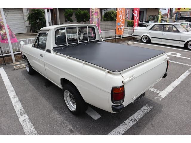 Nissan Sunny Truck 7
