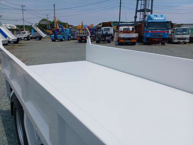 Isuzu Elf 8