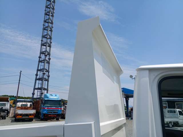 Isuzu Elf 10