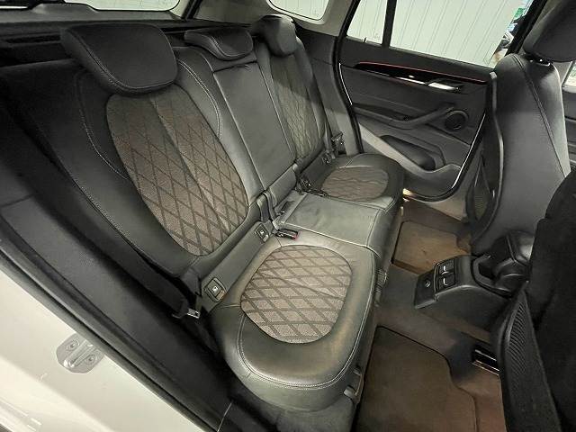 BMW X1 12