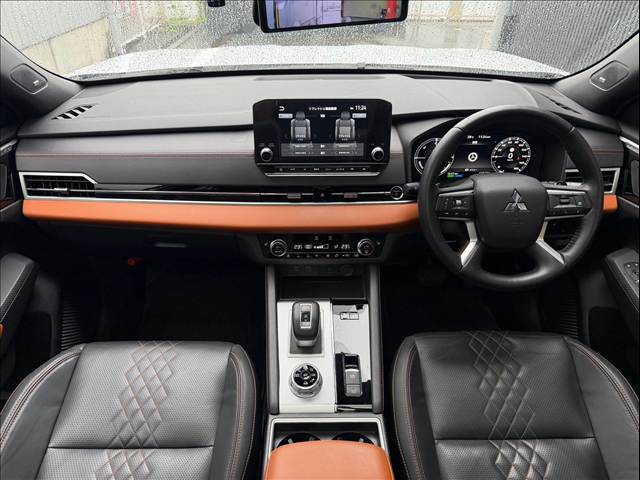 Mitsubishi Outlander 2