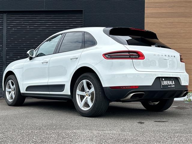 Porsche Macan 11