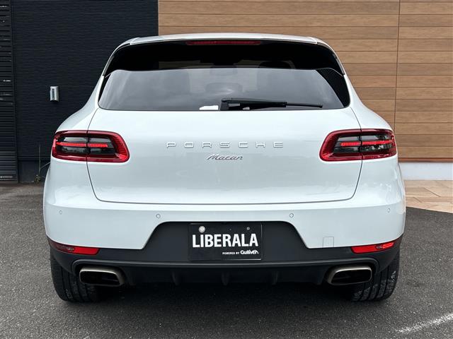 Porsche Macan 12