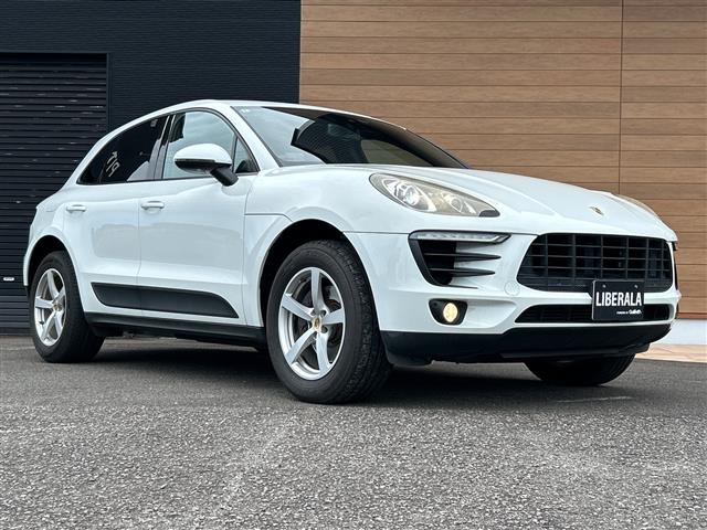 Porsche Macan 8