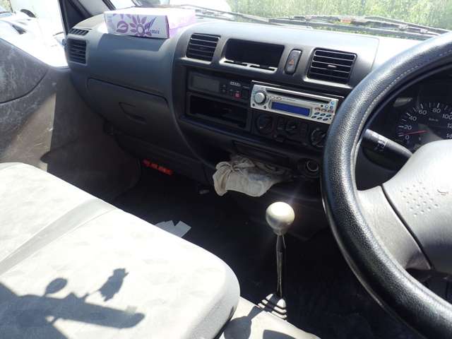 Nissan Vanette 9