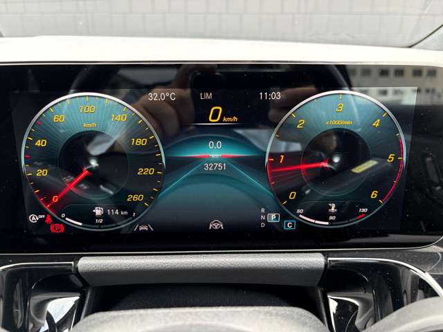Mercedes-Benz GLA-Class 6