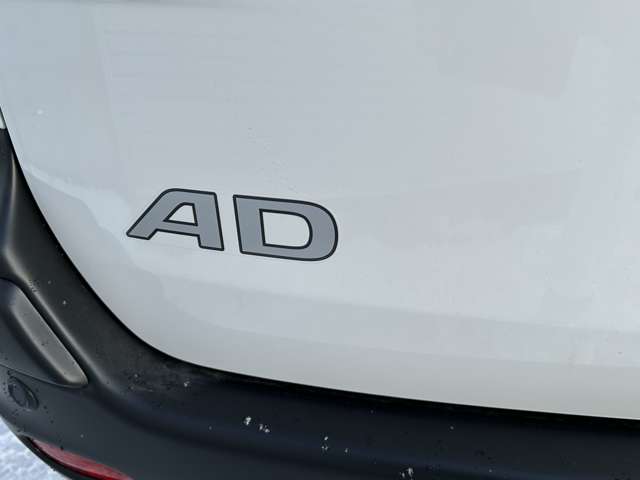 Nissan AD 5