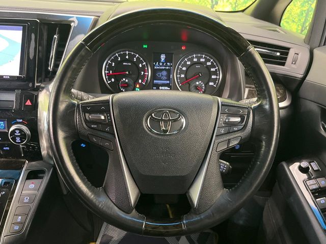 Toyota Vellfire 12