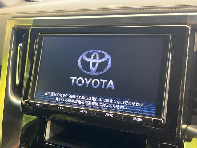 Toyota Vellfire 4