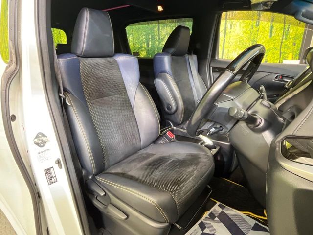 Toyota Vellfire 8