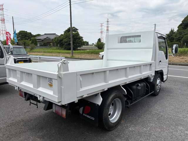 Isuzu Elf 9