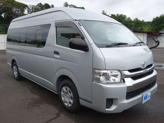 Toyota Hiace Van 6
