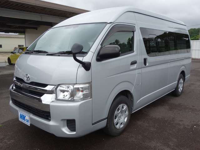 Toyota Hiace Van 7