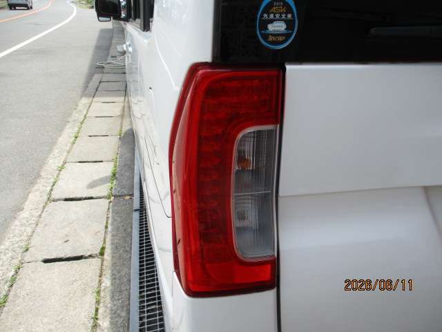 Daihatsu Tanto 7