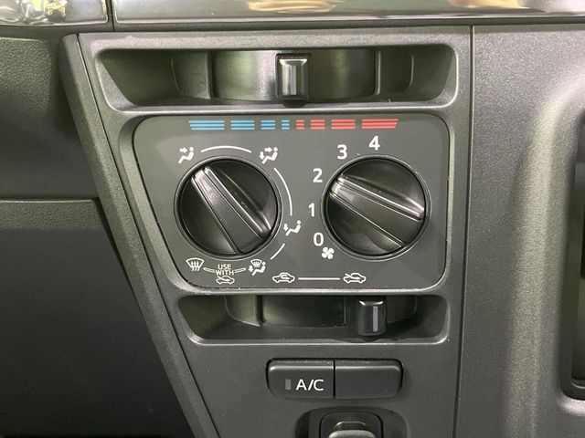 Daihatsu Hijet Deck Van 7