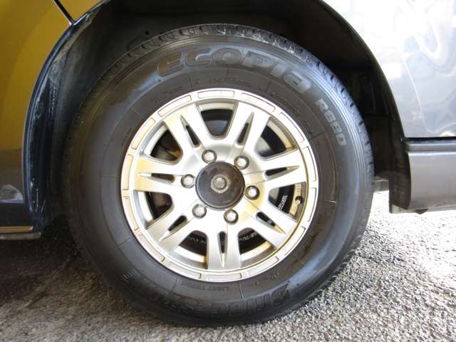 Toyota Regius Ace 11
