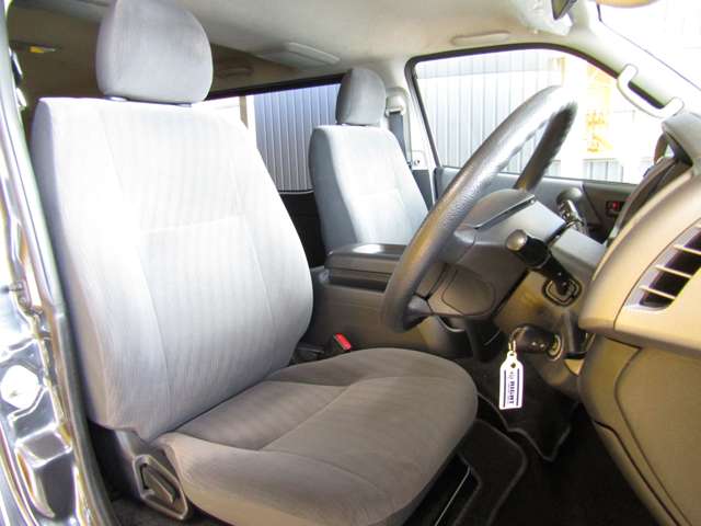 Toyota Regius Ace 6