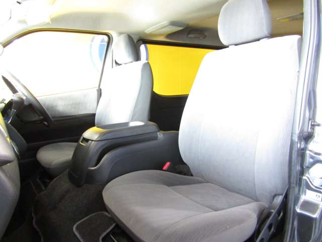 Toyota Regius Ace 7